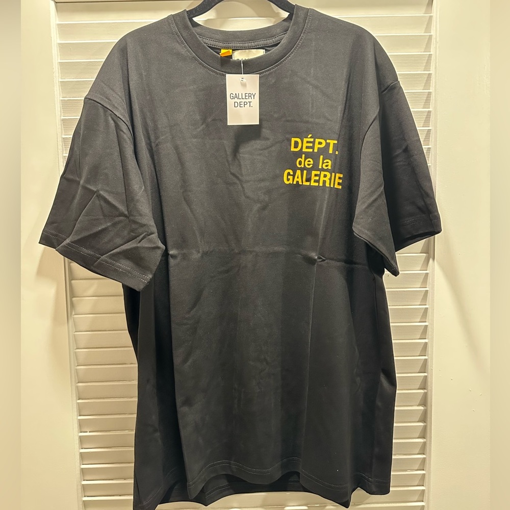 Gallery dept. big logo tshirt
